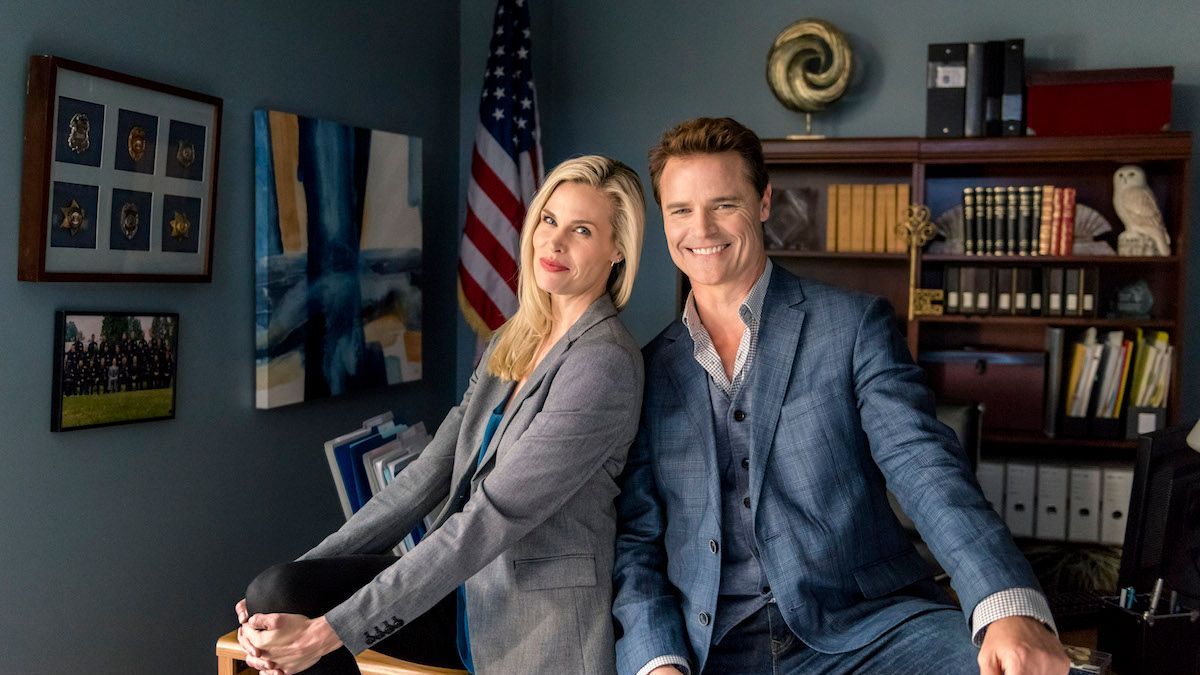 Gourmet Detective: Eat, Drink and Be Buried