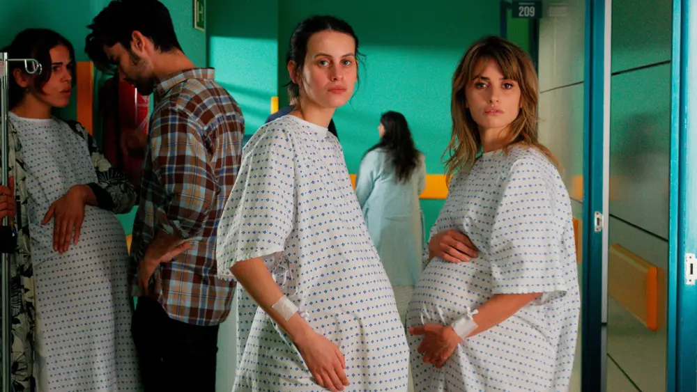 Parallel MothersMovie